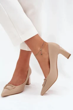 Czółenka Na Słupku Z Ozdobną Klamrą Nude Seriva