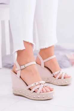 Damskie Beżowe Sandały Na Koturnie Ćwieki Amare