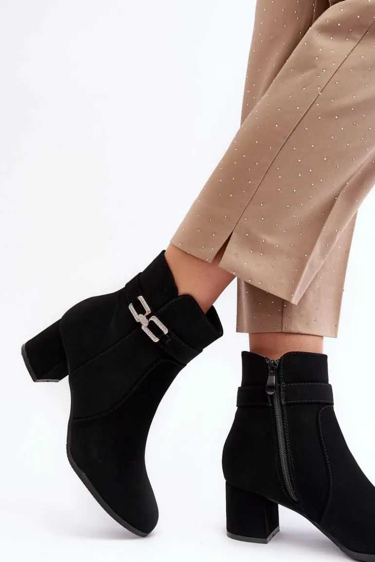 Damskie Botki Na Niskim Obcasie Z Ozdobą Czarne Numissa