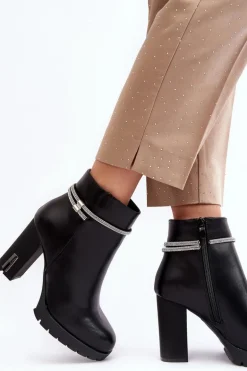 Damskie Botki Na Słupku Z Ozdobą Czarne Carolla