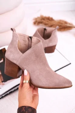 Damskie Botki Z Wycięciem Na Słupku Zamszowe Cappuccino Lawrence