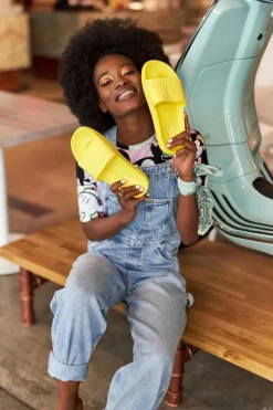 Damskie Klapki Big Star HH274A040 Żółte