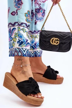 Damskie Klapki Na Koturnie Czarne Calama