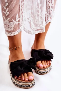 Damskie Klapki Na Masywnej Platformie Z Kokardą Czarne Macardi