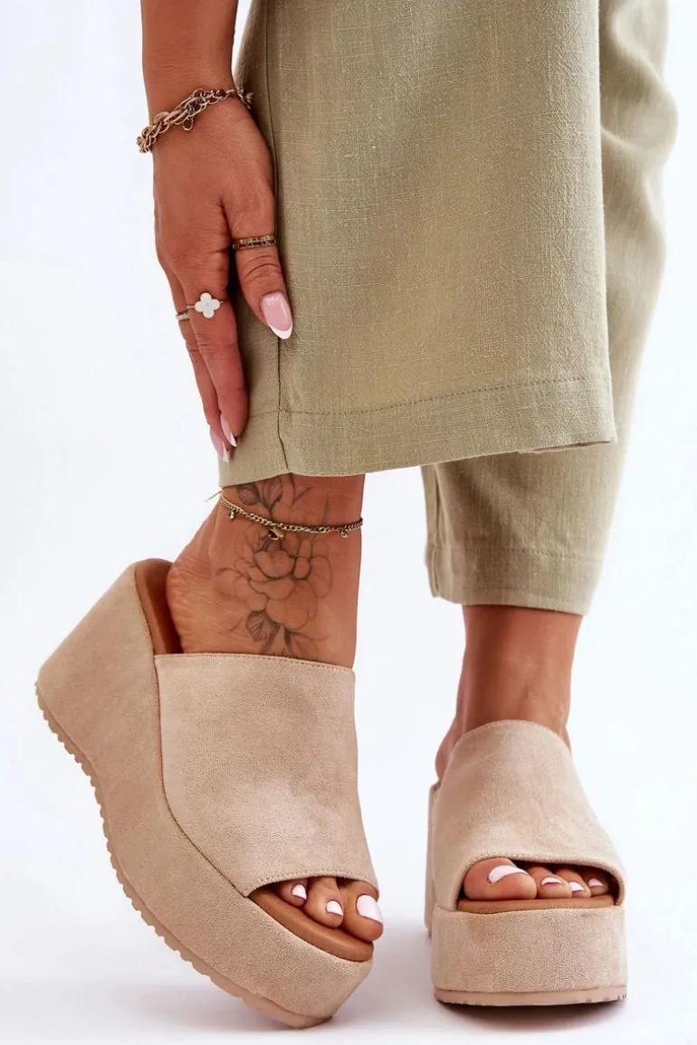 Damskie Klapki Na Masywnej Platformie Beżowe Martina