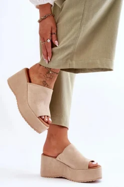 Damskie Klapki Na Masywnej Platformie Beżowe Martina