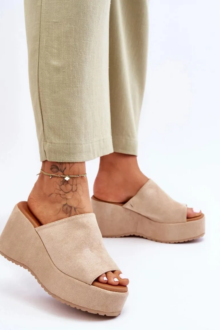 Damskie Klapki Na Masywnej Platformie Beżowe Martina
