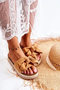 Damskie Klapki Na Masywnej Platformie Z Kokardą Camel Macardi