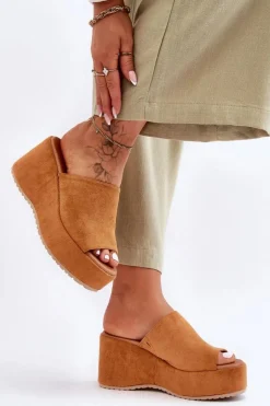 Damskie Klapki Na Masywnej Platformie Camel Martina