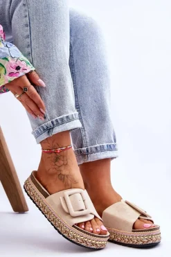 Damskie Klapki Na Zdobionej Platformie Beżowe Joyce