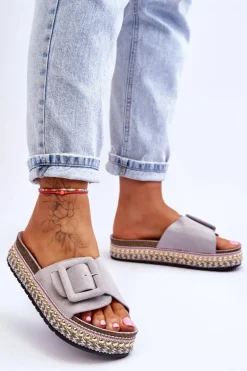 Damskie Klapki Na Zdobionej Platformie Szare Joyce