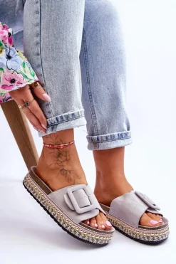 Damskie Klapki Na Zdobionej Platformie Szare Joyce