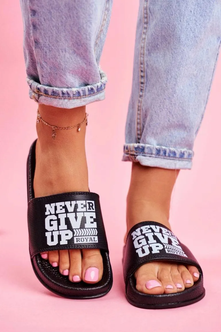 Damskie Klapki Never Give Up Czarno Białe