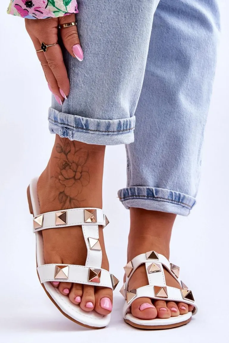 Damskie Klapki Z Dużymi Ćwiekami Białe Mercure