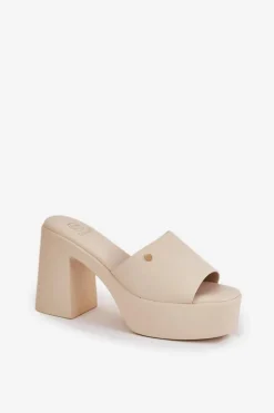 Damskie Klapki Z Eko Skóry Na Słupku I Platformie Jasnobeżowe Tamirella