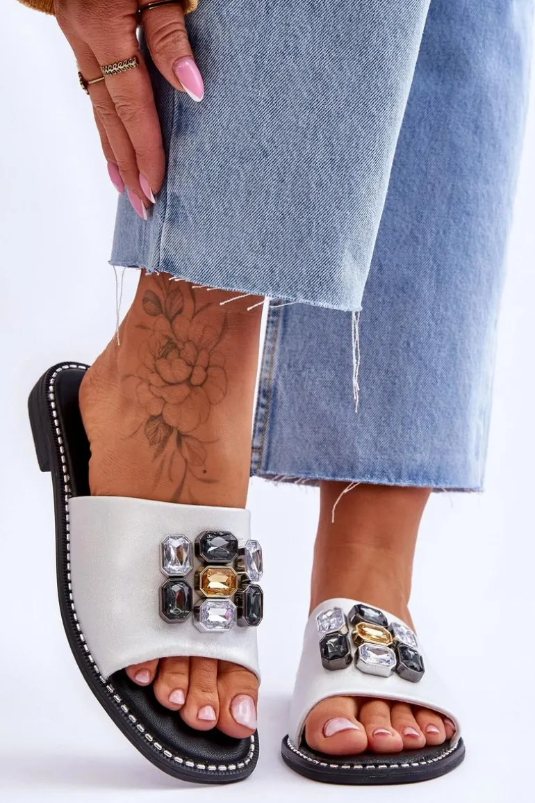 Damskie Klapki Z Kamieniami S.Barski KV-2775-31 Biało-Srebrne