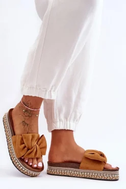 Damskie Klapki Zamszowe Z Kokardą Camel Lauria