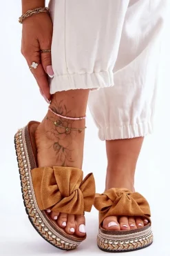 Damskie Klapki Zamszowe Z Kokardą Camel Lauria