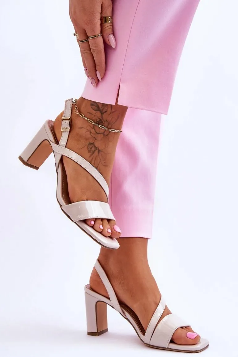 Damskie Lakierowane Sandały Na Słupku Beżowe Carrie