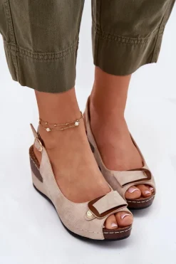 Damskie Lekkie Sandały Na Koturnie Comfort Shoes Beżowo-Złote Efravia