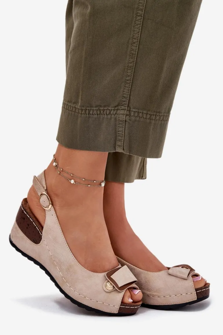 Damskie Lekkie Sandały Na Koturnie Comfort Shoes Beżowo-Złote Efravia