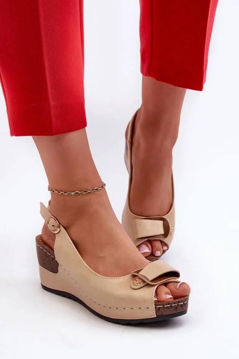 Damskie Lekkie Sandały Na Koturnie Comfort Shoes Beżowe Efravia
