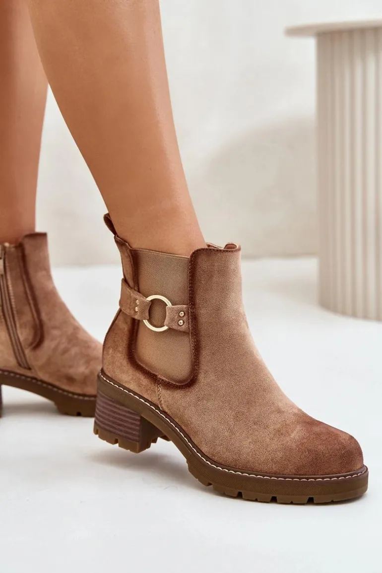 Damskie Ocieplane Botki Sztyblety Na Obcasie Ze Złotym Detalem Eko Zamszowe Jasnobrązowe Mailta