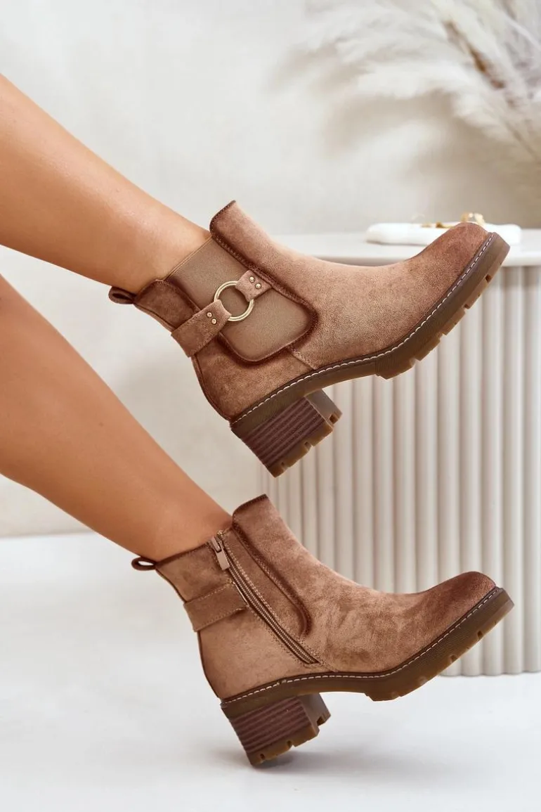 Damskie Ocieplane Botki Sztyblety Na Obcasie Ze Złotym Detalem Eko Zamszowe Jasnobrązowe Mailta