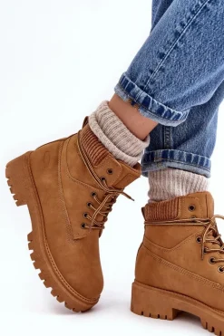 Damskie Ocieplane Trapery Camel Cross Jeans MM2R4011C