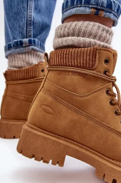 Damskie Ocieplane Trapery Camel Cross Jeans MM2R4011C