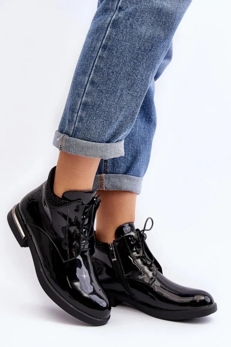 Damskie Półbuty Lakierowane Na Płaskim Obcasie Lu Boo Czarne