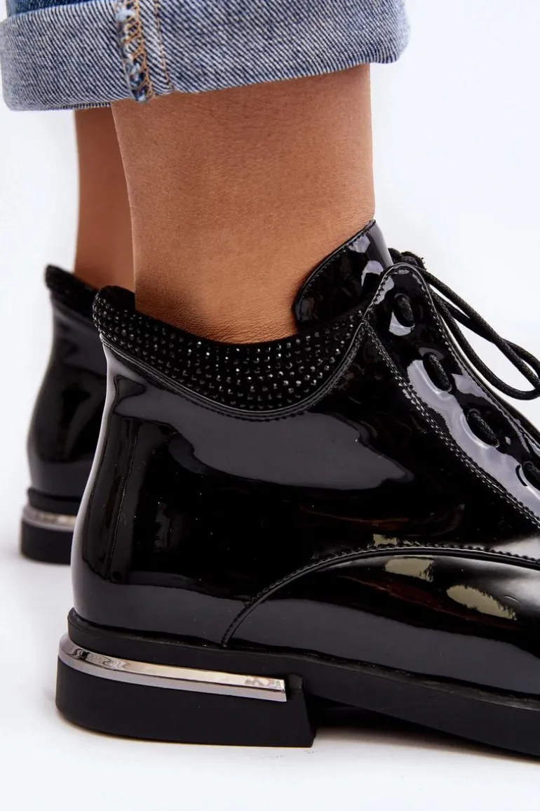 Damskie Półbuty Lakierowane Na Płaskim Obcasie Lu Boo Czarne