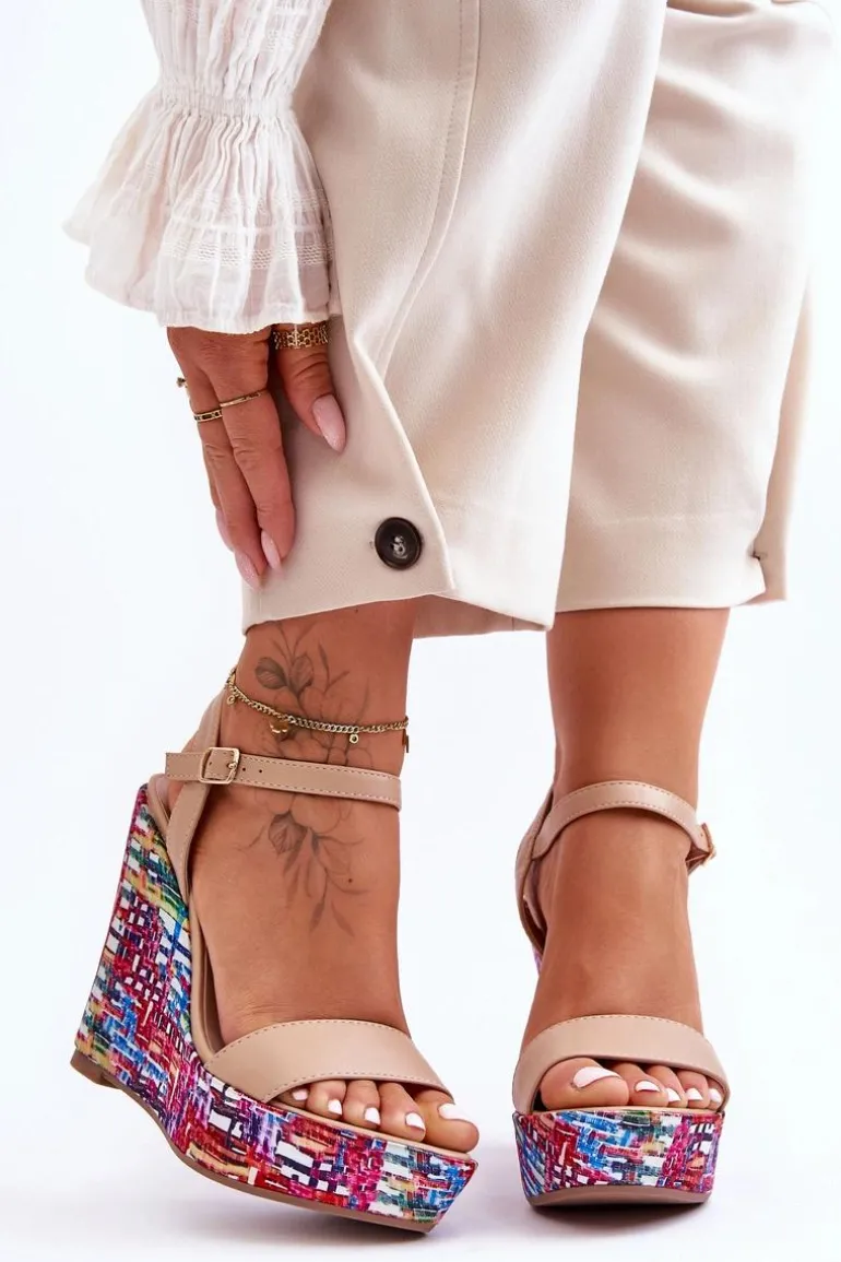 Damskie Sandałki Na Kolorowym Koturnie Beżowe Malibu