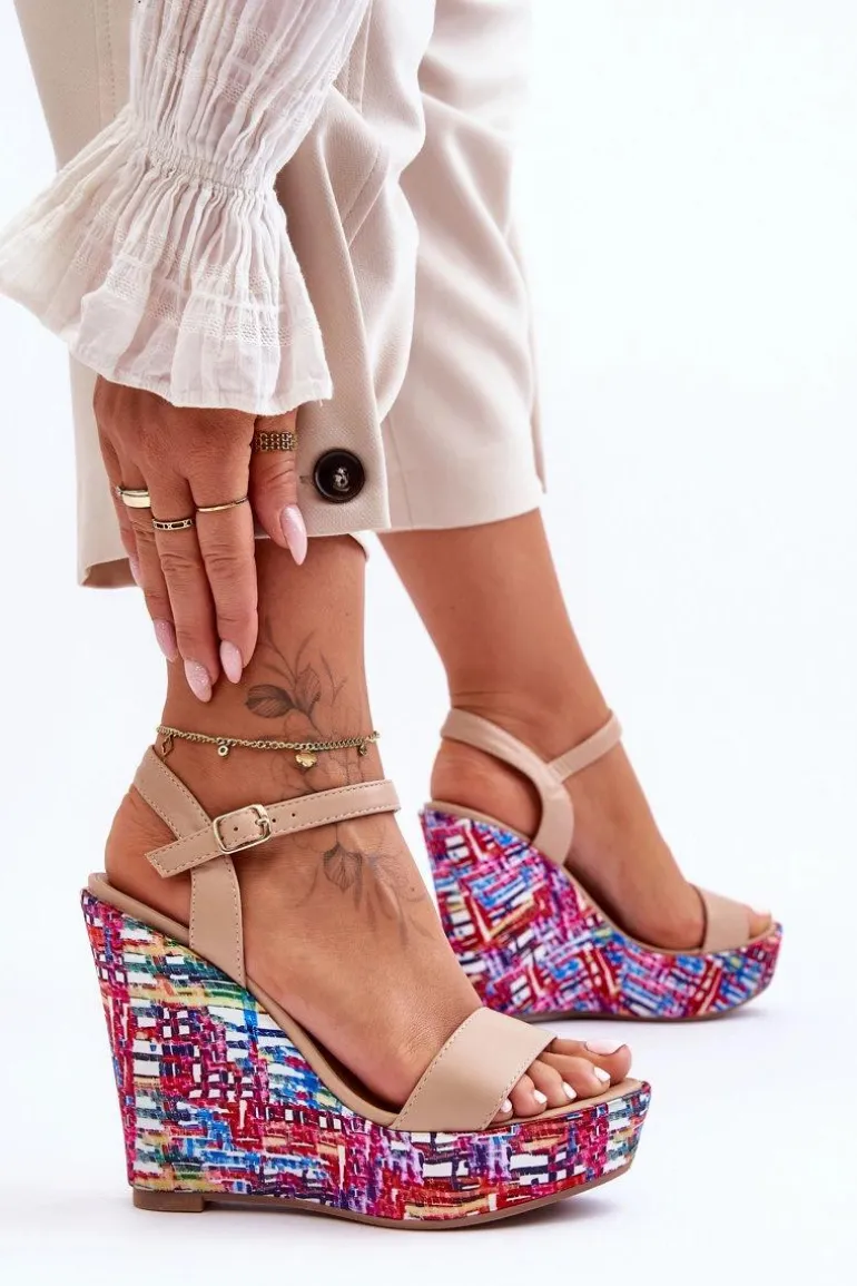 Damskie Sandałki Na Kolorowym Koturnie Beżowe Malibu