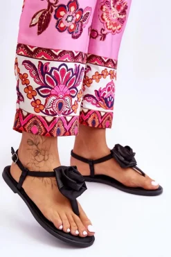 Damskie Sandały Japonki Z Materiałową Różą Czarne Carisma