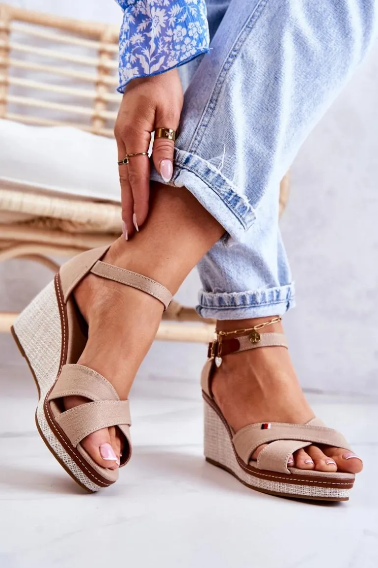 Damskie Sandały Na Koturnie Ciemnobeżowe Veenus