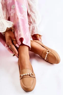 Damskie Skórzane Mokasyny Z Ozdobnymi Perłami Brązowe Sergia