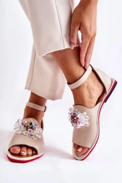 Damskie Skórzane Sandałki Z Ozdobą Beżowe Nevassa