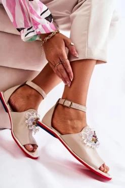 Damskie Skórzane Sandałki Z Ozdobą Beżowe Nevassa