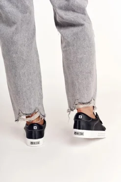 Damskie Skórzane Tenisówki Z Napisem BIG STAR EE274315 Czarne