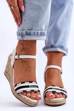 Damskie Wygodne Sandały Na Koturnie Big Star LL274878 Białe