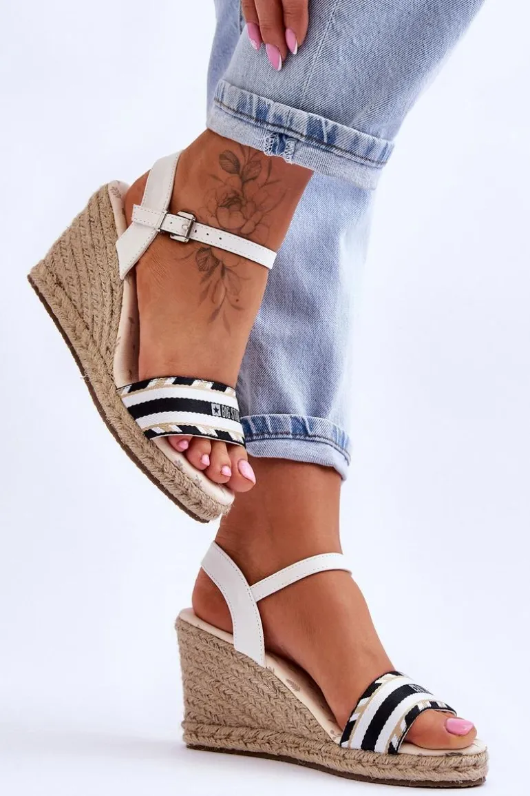 Damskie Wygodne Sandały Na Koturnie Big Star LL274878 Białe