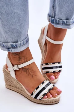 Damskie Wygodne Sandały Na Koturnie Big Star LL274878 Białe