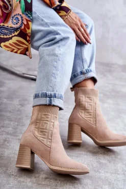 Damskie Zamszowe Botki Ze Skarpetą Beżowe Montes