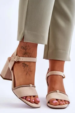 Damskie Zamszowe Sandały Na Niskim Słupku Beżowe Loredo