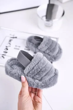 Dziecięce klapki z futerkiem i gumką szare Fluffy