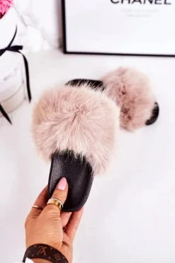 Dziecięce Klapki Z Futerkiem Beżowe Fashionista