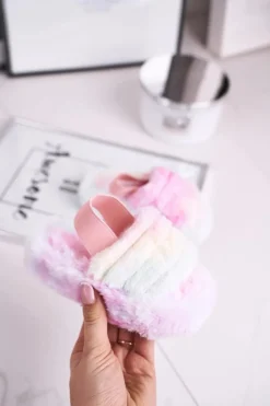 Dziecięce klapki z futerkiem i gumką kolorowe Fluffy