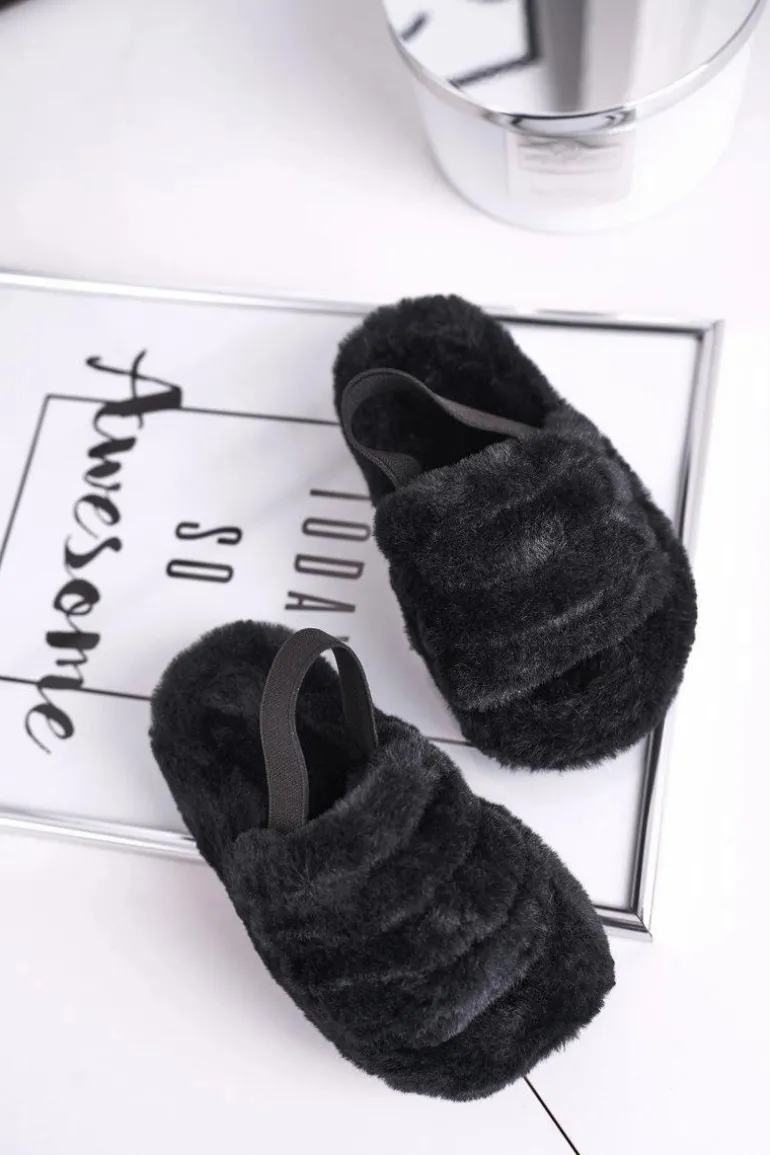 Dziecięce klapki z futerkiem i gumką czarne Fluffy