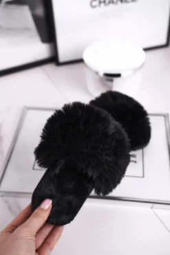 Dziecięce Papcie Klapki z Futerkiem Czarne Snow Ball